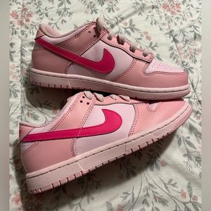 Nike Dunk Low Triple Pink